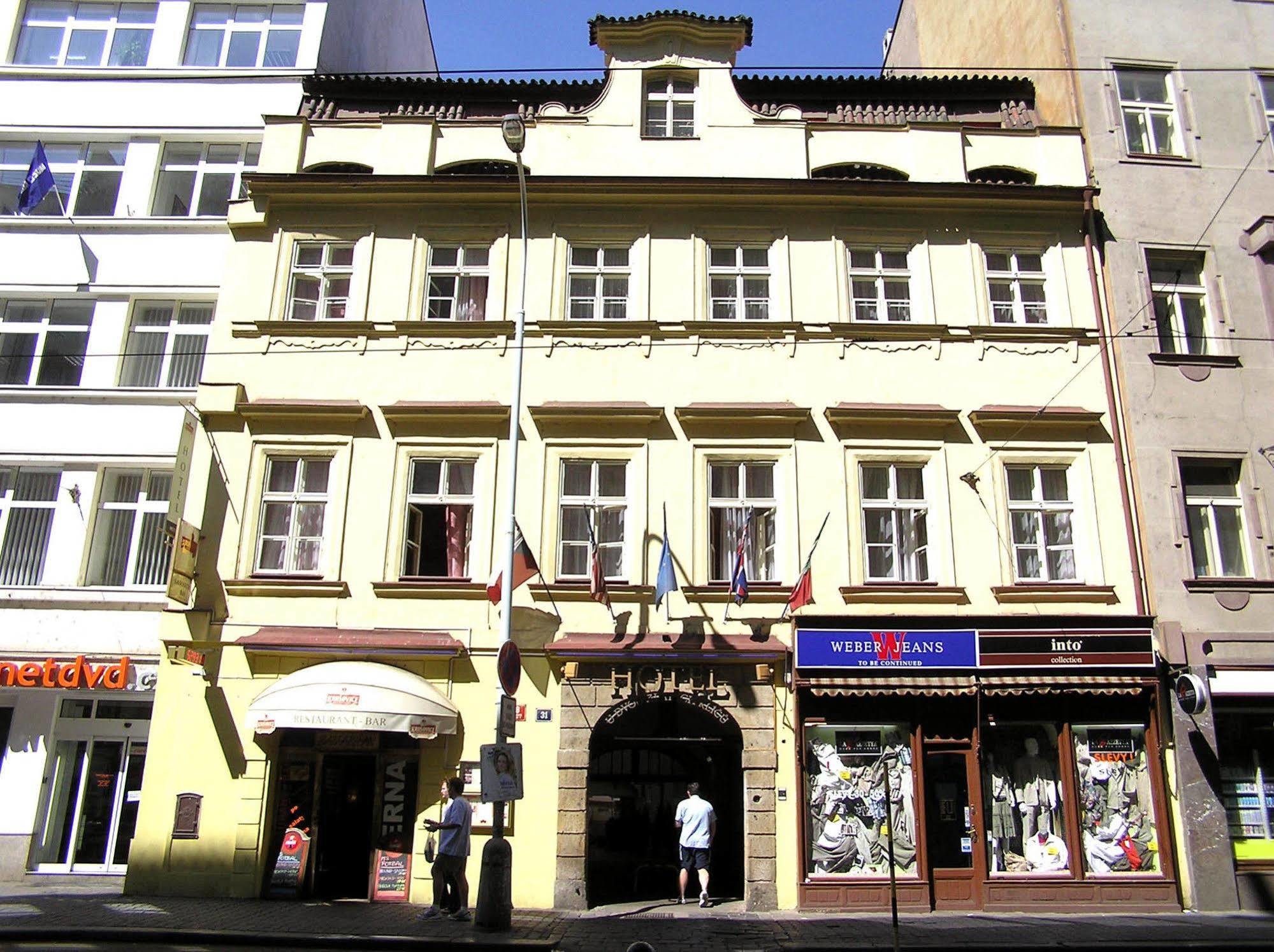 Hotel U Dvou Zlatych Klicu Praga Exterior foto